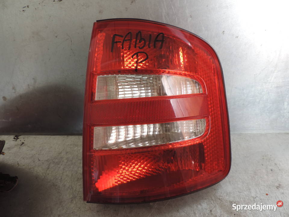 LAMPA PRAWA TYLNA SKODA FABIA I SEDAN LIFT Prawe Oświetlenie małopolskie Nowy Sącz