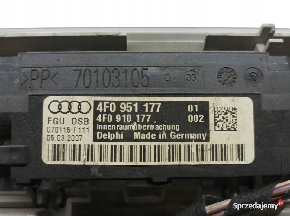 LAMPKA PODSUFITKI SCHOWEK NA OKULARY Audi A6 III świętokrzyskie