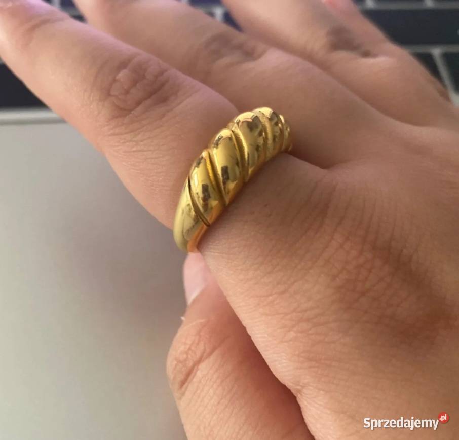 Nowy pierścionek stal chirurgiczna kolor złoty Gdańsk sprzedam