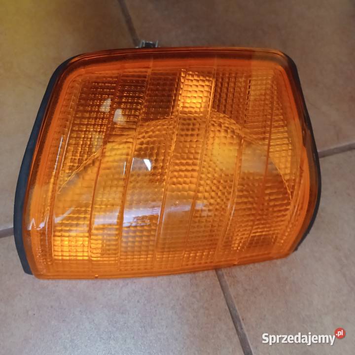 MERCEDES 190 W201 prawy KIERUNKOWSKAZ BOSCH Rakoniewice