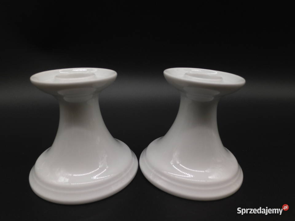 Porcelanowe dwa białe świeczniki z kolekcji Raszków