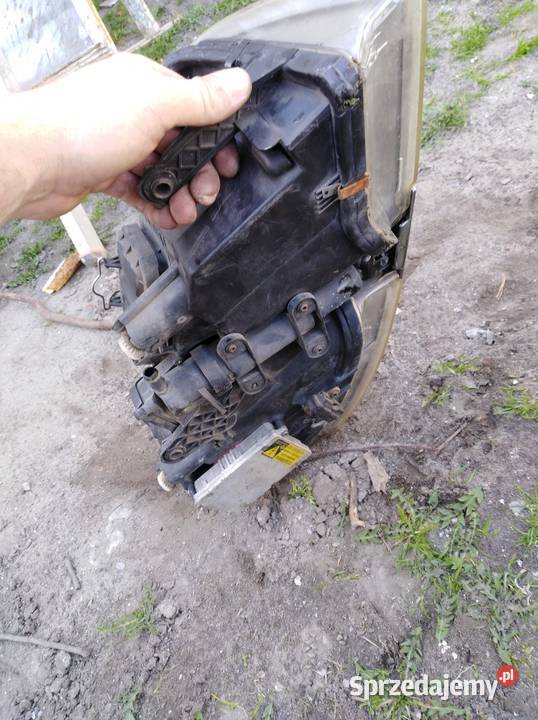 Lampy Skoda Superb Xenon ksenon kompletne EU Lampy przednie Oświetlenie sprzedam