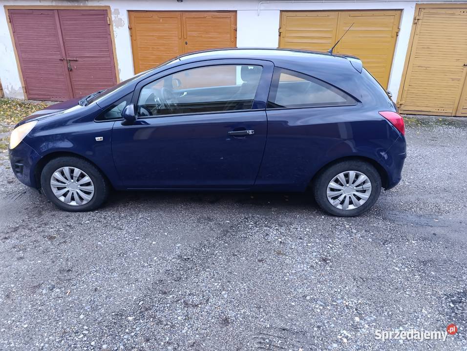 Opel Corsa 13 D oszczędny długie opłaty 2012r niebieski Zamość