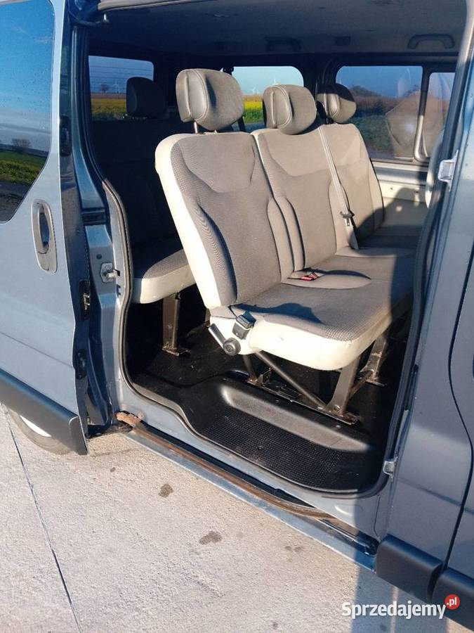 Vivaro 2010 9 osób trafic ładny kolor Vivaro Budzyń