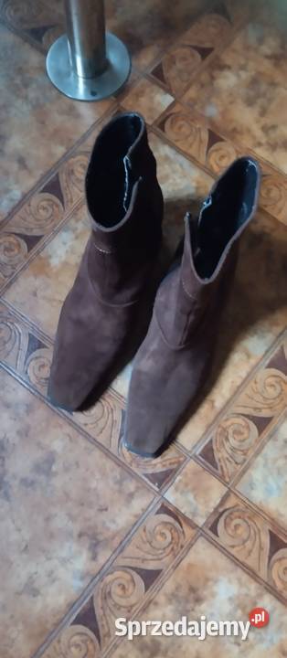 Kozaczki damskie zamszowe Betty Barkley Nysa