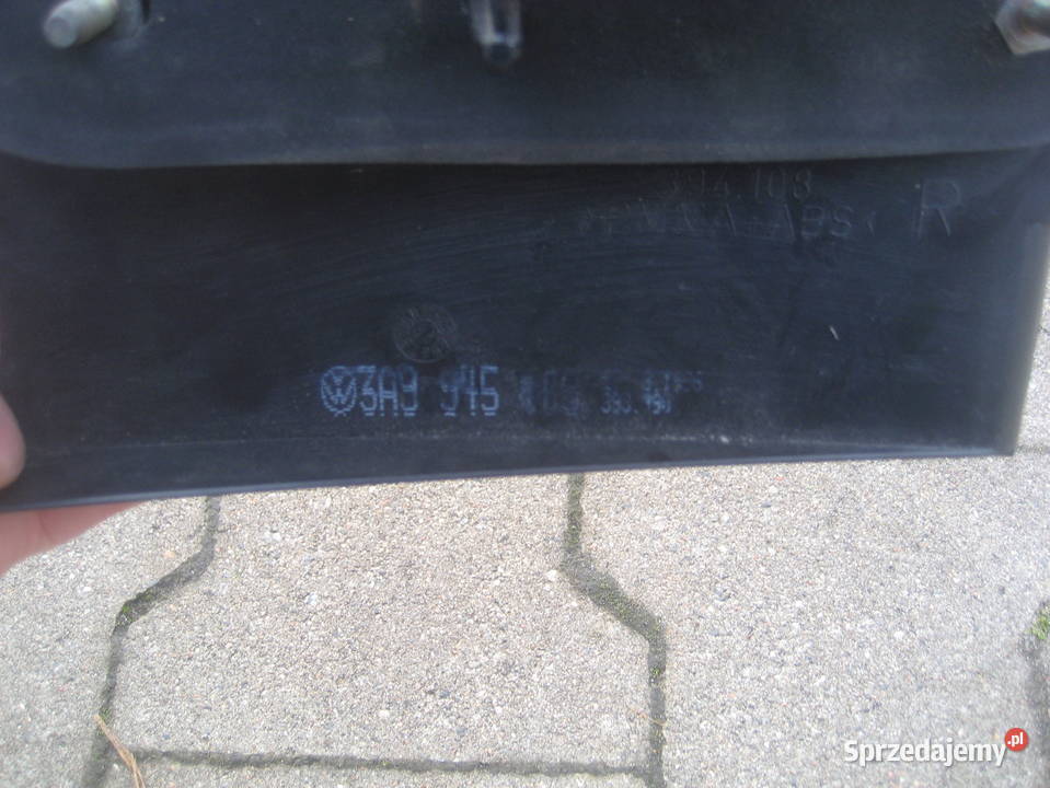 vw passat b4 kombi 9496r lampa tył prawa w klapę Rakoniewice
