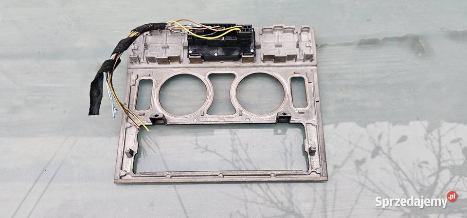 Ramka radia mercedes w210 2106830308 Rok produkcji 1998 Zbąszyń