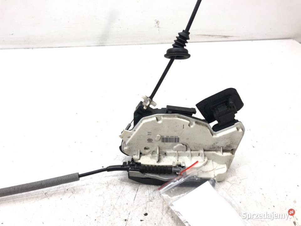 ZAMEK DRZWI LEWY TYŁ SKODA RAPID Kombi 8E0839015