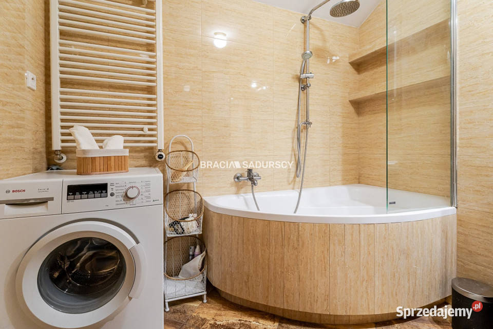 Sprzedam mieszkanie 485m2 3 pokoje Wieliczka blok małopolskie