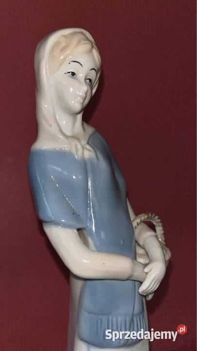Figurka dziewczyny koszykiem Bez sygnatury Wys sprzedam