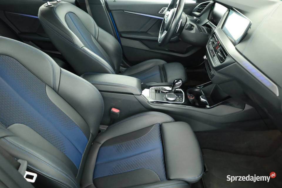 BMW 1 120i Rok produkcji 2021 mazowieckie Piaseczno