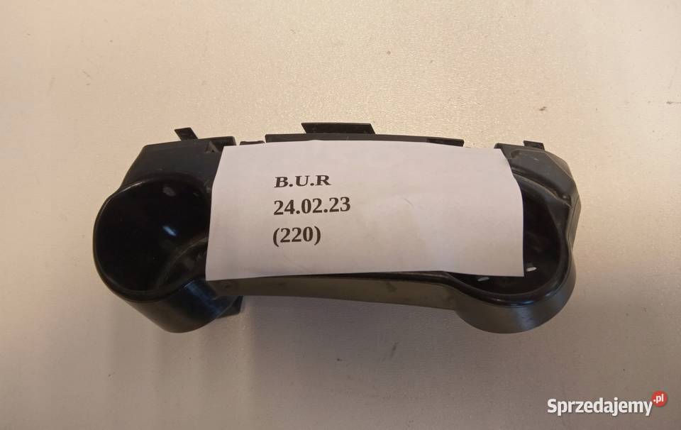 ŚLIZG ZDERZAKA PRAWY PRZÓD INFINITI Q50