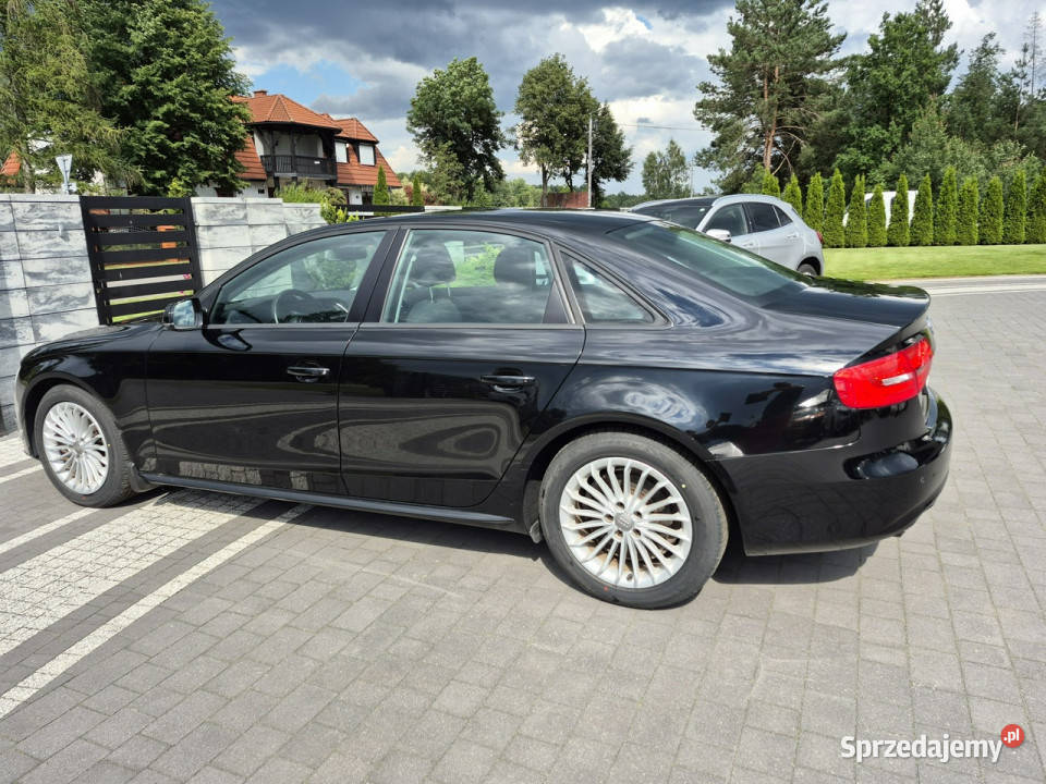 Audi A4 xenon led navi chromy ładny sedan B8 isofix