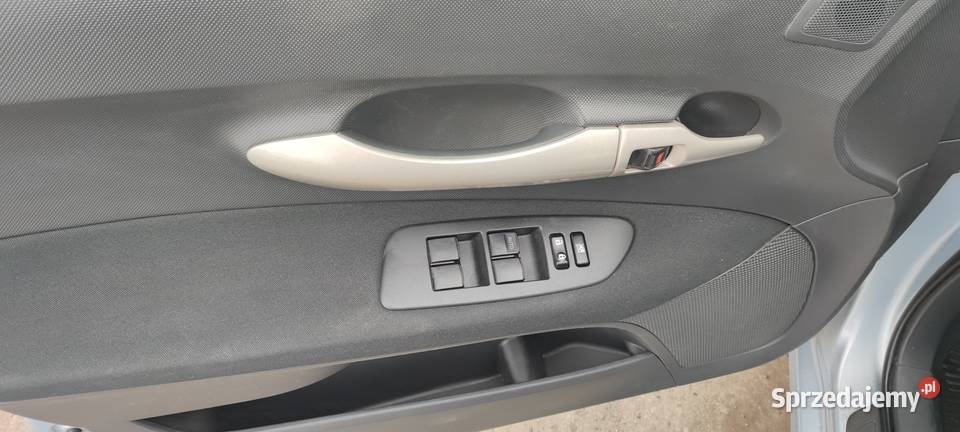 Toyota Auris 2009r 13 VVTI B 148 startstop 148000km