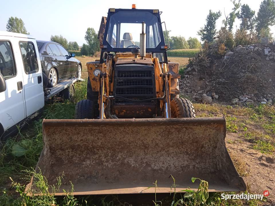 Koparkoładowarka Case mazowieckie Lubików