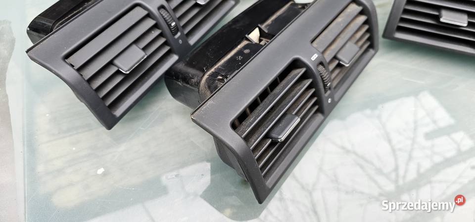 Kratka nawiewu środkowa mercedes w210 2108300054