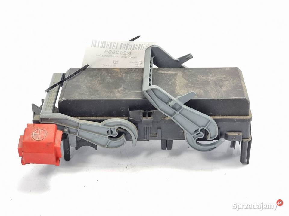 SKRZYNKA BEZPIECZNIKÓW FIAT FREEMONT P68143318AA Lipno