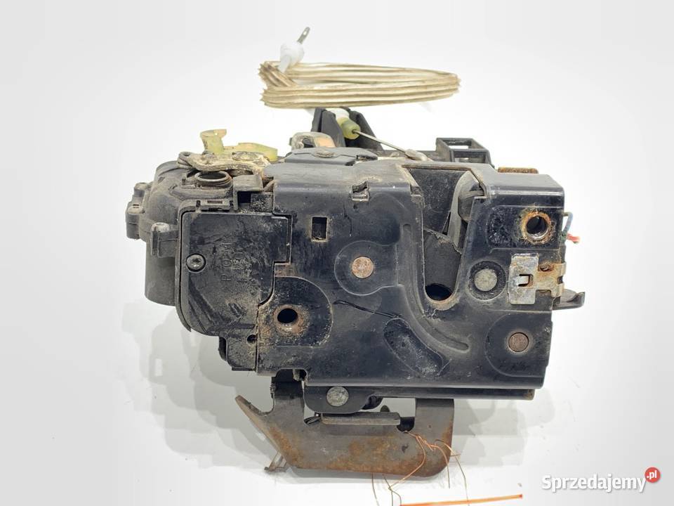 ZAMEK DRZWI LEWY PRZÓD AUDI A6 C5 Hatchback 9705