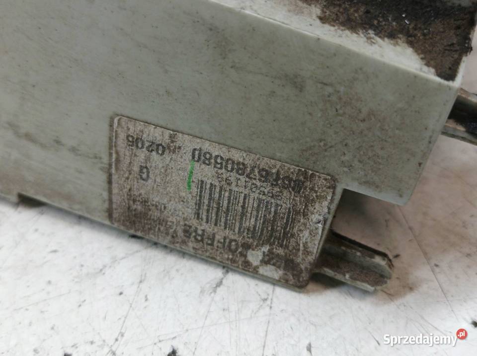 LAMPA TYŁ W KLAPĘ LEWA LED 9686780580 Peugeot