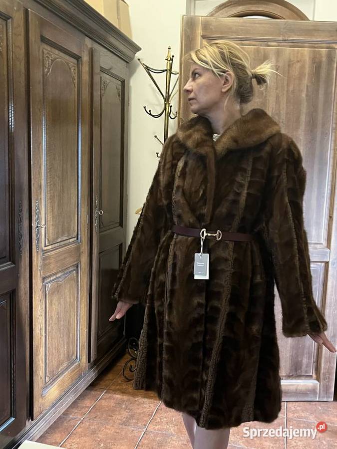 Orzechowe brązowe futro z norek skóra print wielkopolskie Łowęcin