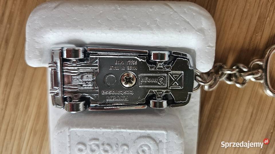 Oryginalny Nowy Brelok Ferrari Testarossa metal Kolekcje dolnośląskie Wrocław