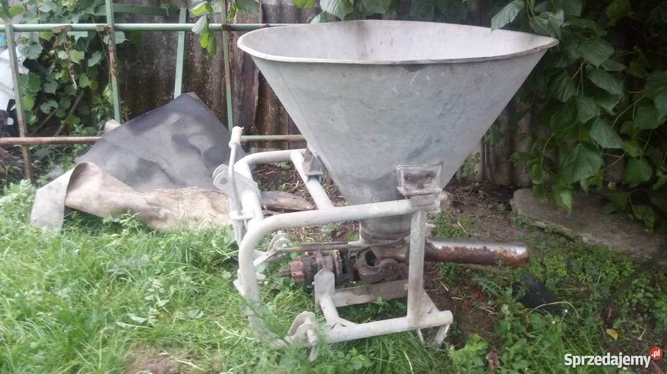 Rozsiewacz wahadłowy Gucio Maszyny rolnicze