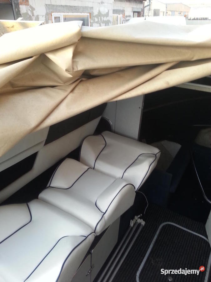 JACHT MOTOROWY BAYLINER CAPRI kabinowy