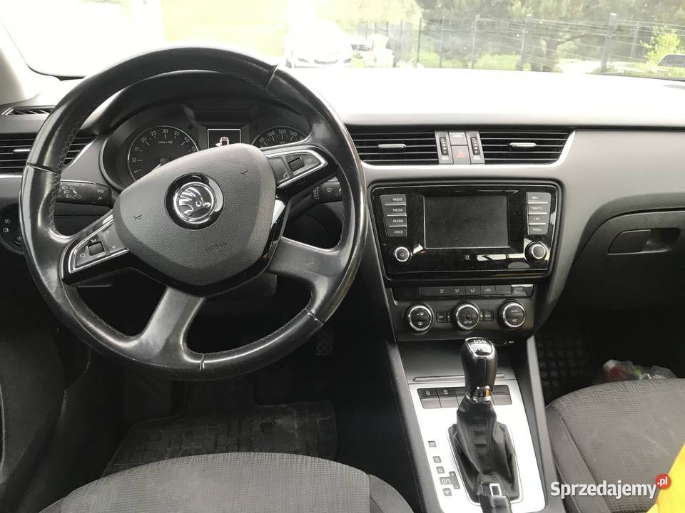 Skoda Octavia Kombi 16 TDI DSG Ledy Klima Kielce sprzedam