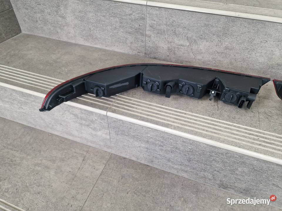Lampa zderzaka tyłi Q3 Lift 8U0945095B osobowe śląskie Kończyce Małe