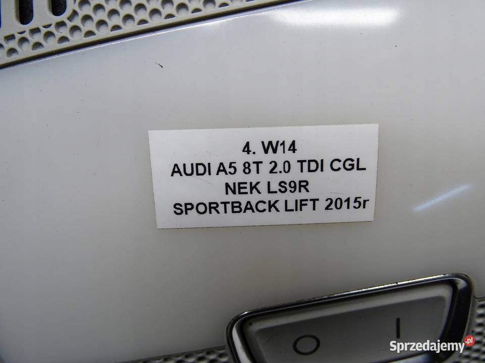 LAMPKA OŚWIETLENIE KABINY PODSUFITKI AUDI A5 8T osobowe