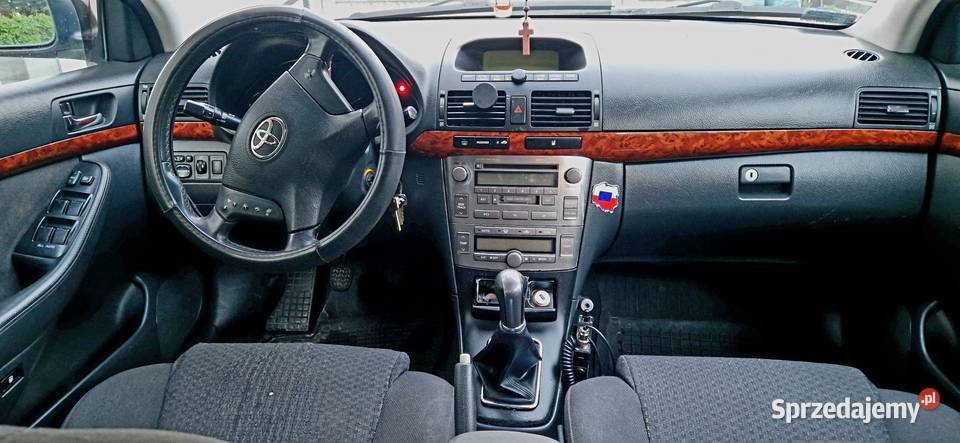 Toyota AVENSIS 2005 Srebrma Stan BD nieuszkodzony