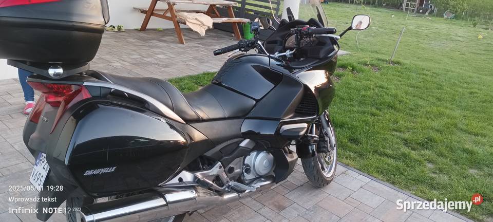 Honda Deauville 700 turystyczny Honda Manasterz