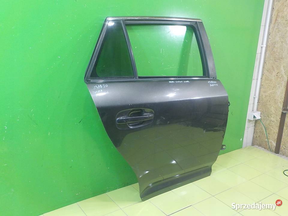 TOYOTA AVENSIS III T27 11r drzwi prawe tyl