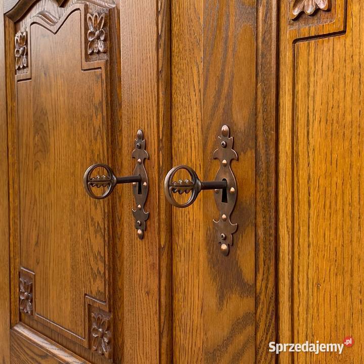 Solidny kredens z litego dębu w rustykalnym zachodniopomorskie