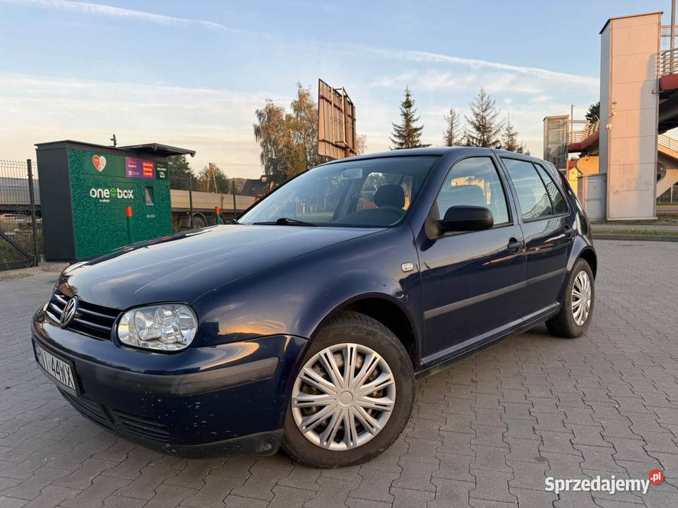 VW Golf IV 14 Benzyna 2002r Ładny Zadbany HAK niebieski Dębica