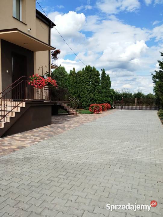 NOWOCZESNE GOSPODARSTWO Z MŁODYM SADEM Mąkolno ogródek