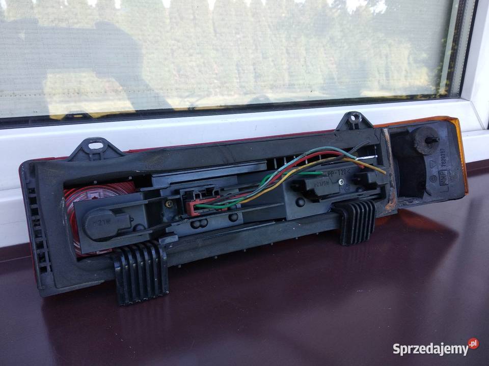 Fiat Cinquecento lampa tył tylna lewa wkład osobowe Sieradz