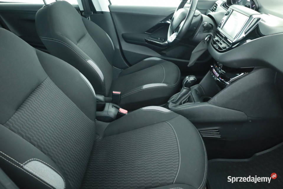 Peugeot 208 12 PureTech 208