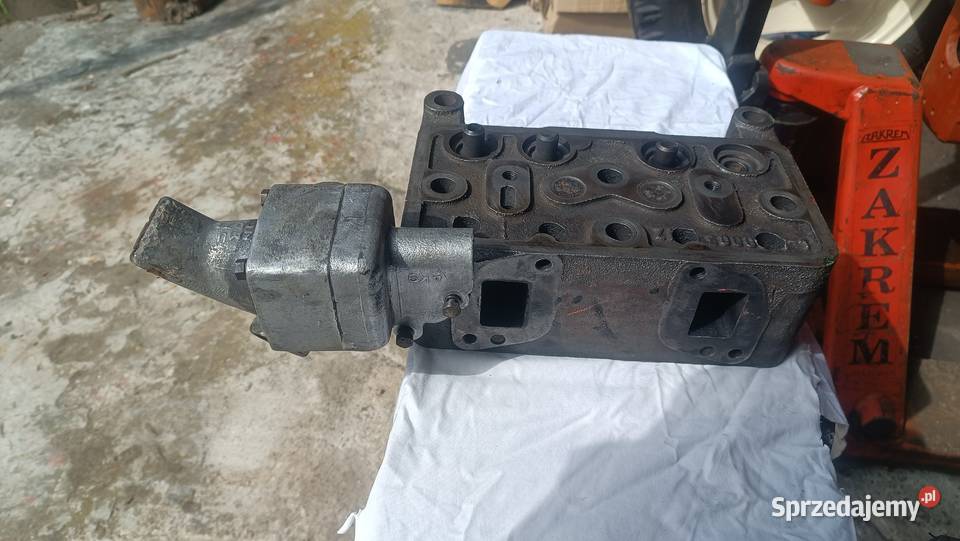 URSUS C325 głowica obudowa termostatu