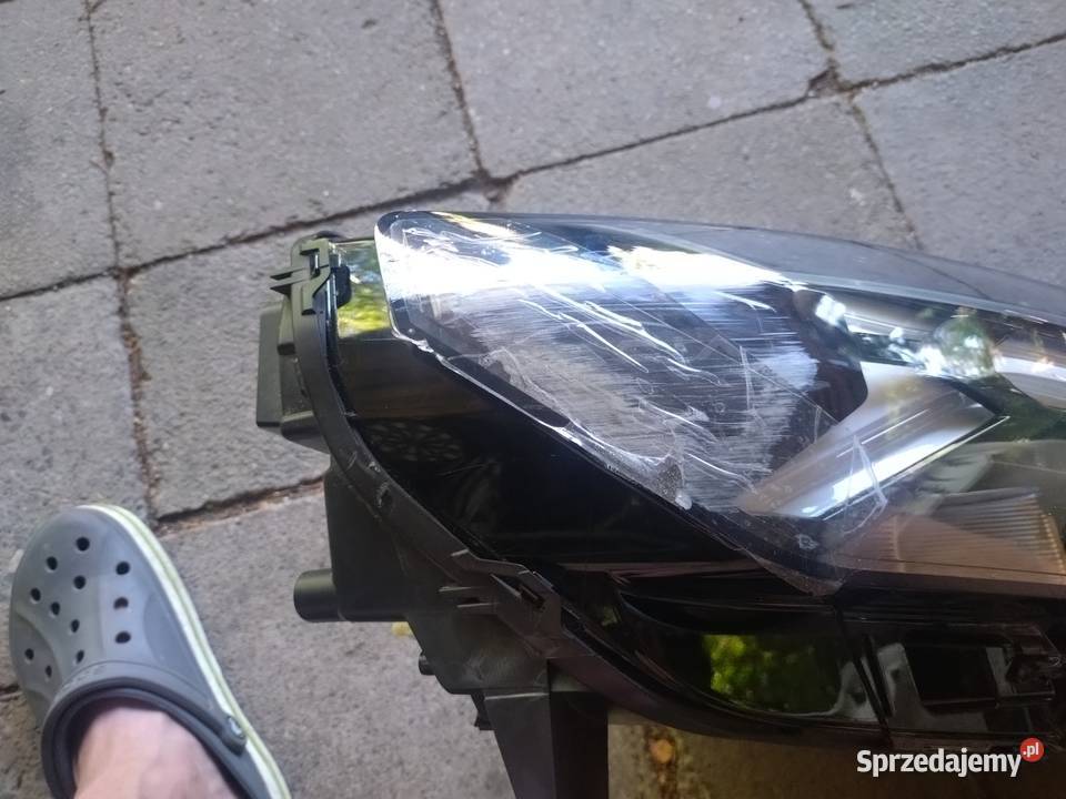 Lampa przednia Dacia Sandero lll
