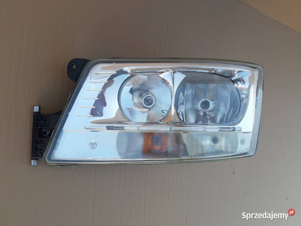 MAN TGS TGX REFLEKTOR LEWY LAMPA LEWA Lewe Trzciel