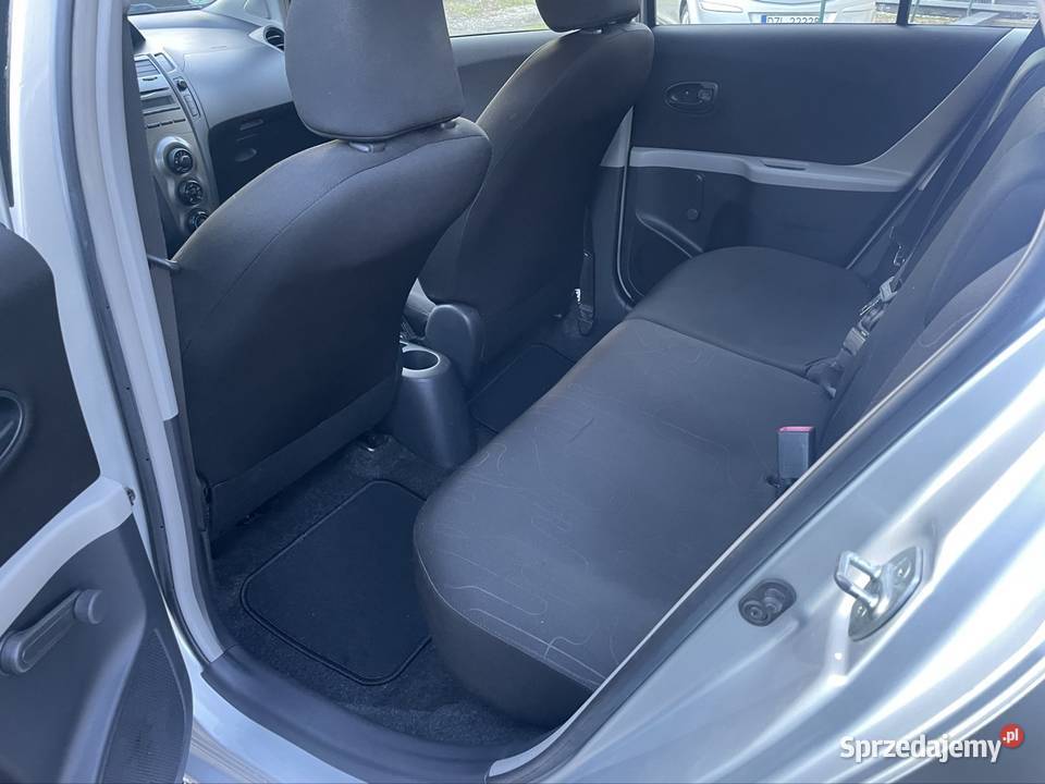 Toyota yaris 2009 5drzwi klima komputer super srebrny