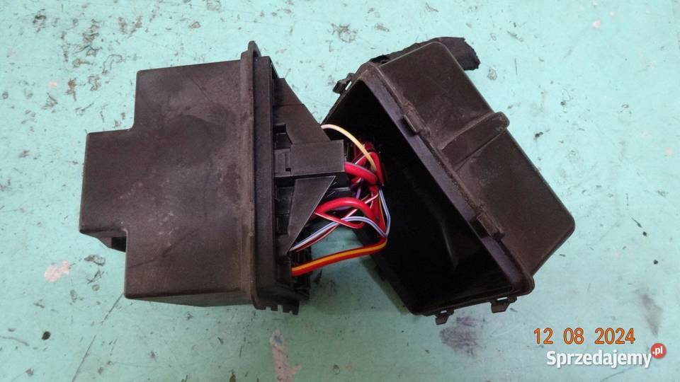 VW PASSAT B6 07r skrzynka przekaźników świętokrzyskie