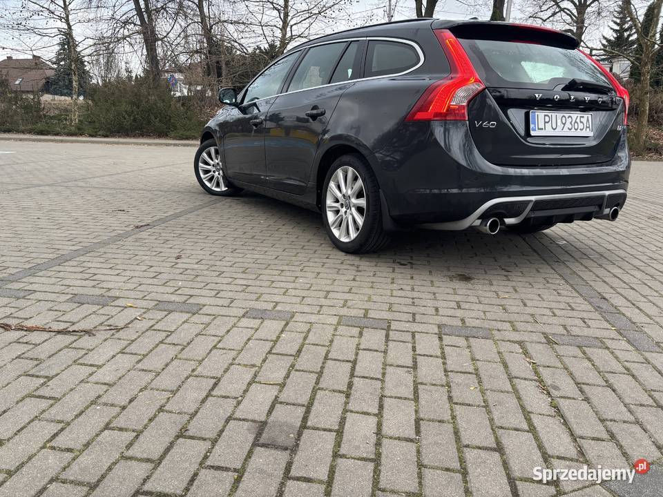 Volvo v60 RDesign SkóraKameraKsenon tempomat lubelskie Puławy