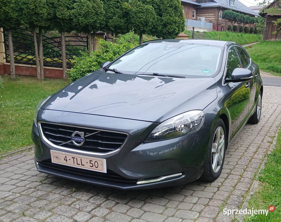 Volvo v40 momentum bezwypadkowy Rzeszów sprzedam