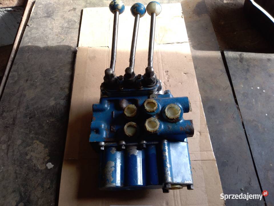 Rozdzielacz hydrauliczny 3 sekcje Ford holland Chmielnik