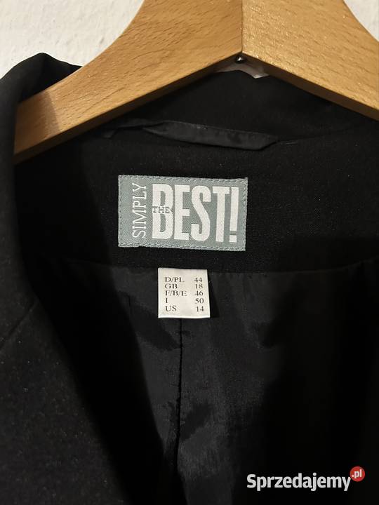 Czarny damski żakiet Rozmiar 42(XL) sprzedam