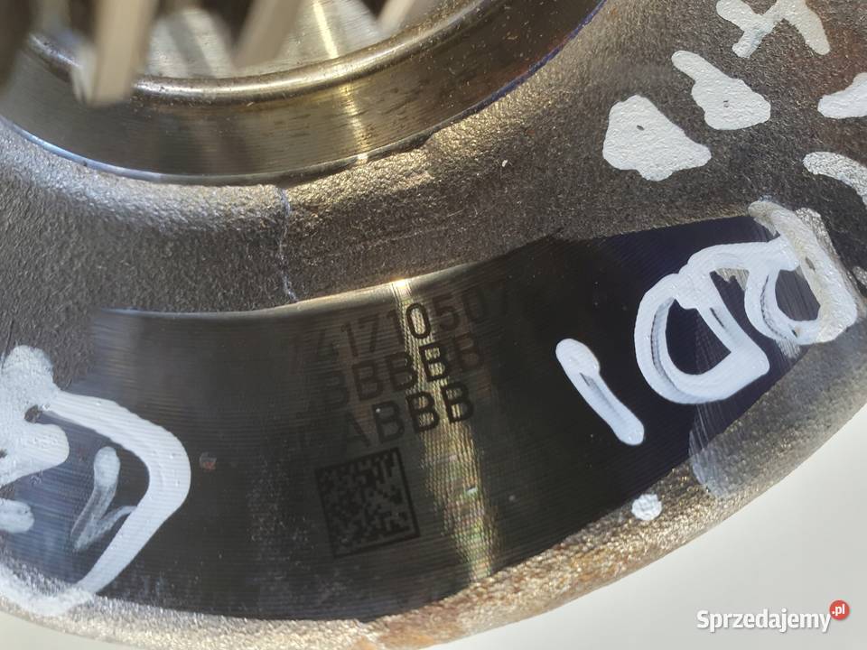 Kia Carens II 20 CRDI WAŁ KORBOWY Rudka