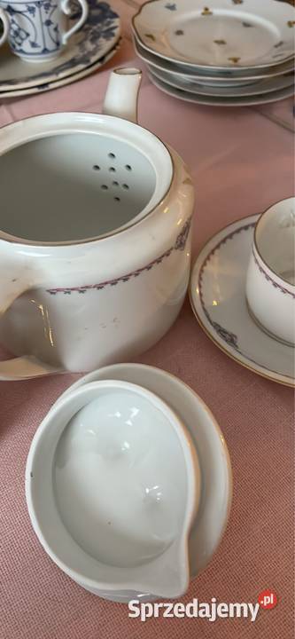 MlecznikŚnieżnobiała porcelana z kwiatkami pomorskie Gdańsk