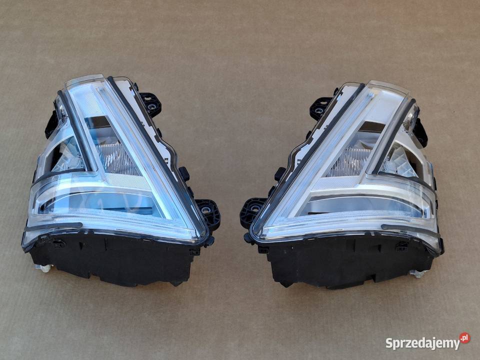 VOLVO FH5 REFLEKTOR LEWY PRAWY FULL LED LAMPY Bieleń